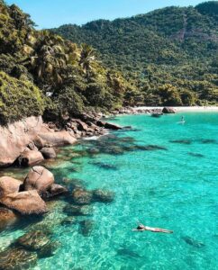 Praia do Aventureiro - Ilha Grande